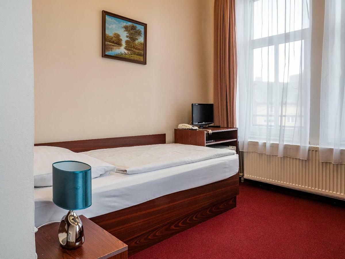 Hotel Olympia เชสกาลีปา ภายนอก รูปภาพ