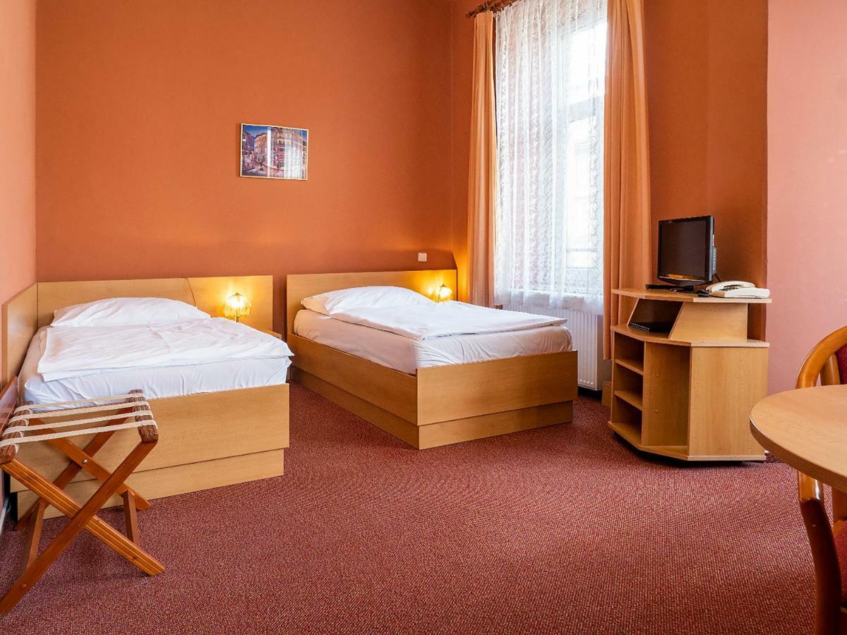 Hotel Olympia เชสกาลีปา ภายนอก รูปภาพ
