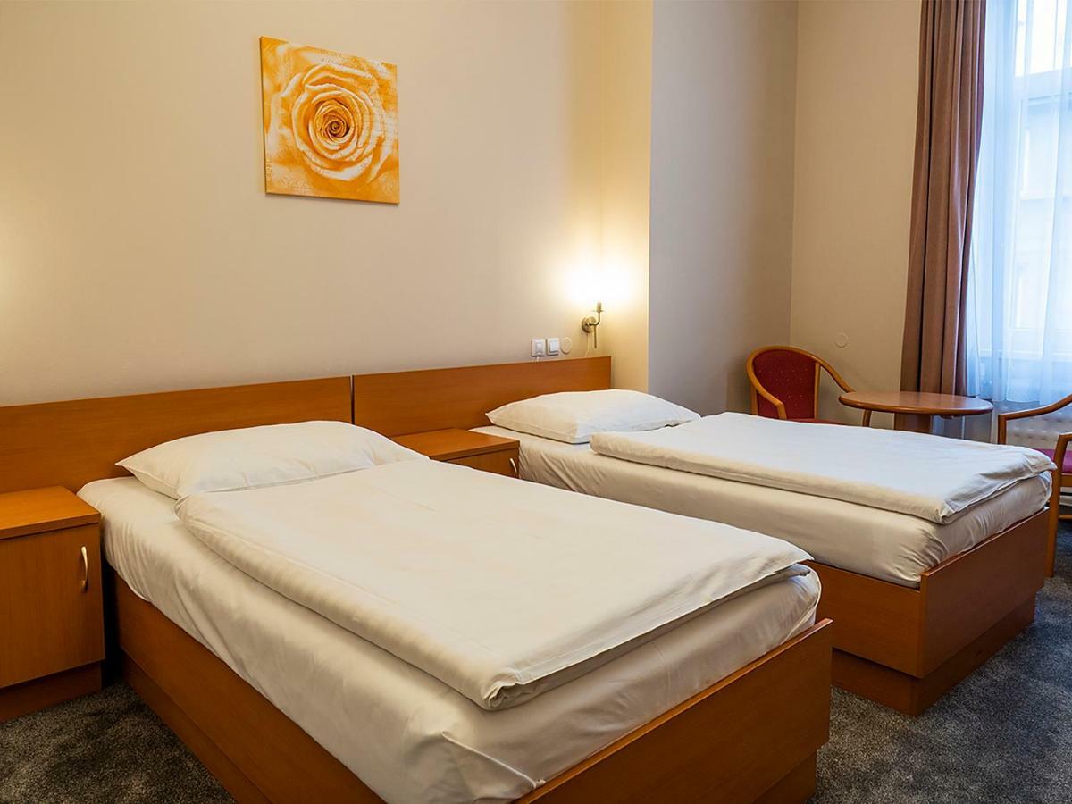 Hotel Olympia เชสกาลีปา ภายนอก รูปภาพ