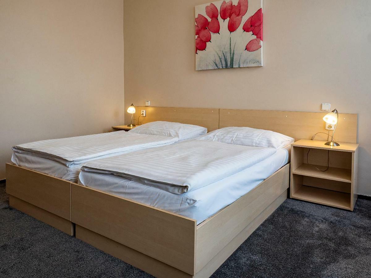 Hotel Olympia เชสกาลีปา ภายนอก รูปภาพ